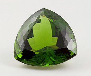  Birthstone of the Month: This 100-Carat Peridot Is a Smithsonian Star - Diamond Designs