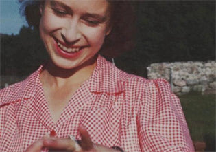  Documentary Shows Young Princess Elizabeth Delighted With Her Engagement Ring - Diamond Designs