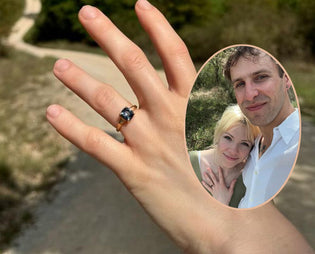  Pop Star Carly Rae Jepsen Flashes Her New Non-Traditional Engagement Ring