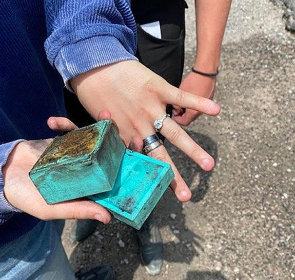 Man Proposes With Still-Warm Ring After Firefighters Salvage It From Scorched Car - Diamond Designs