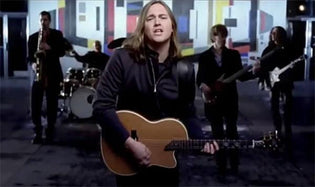  Music Friday: 'Emeralds From Mountains Thrust Towards the Sky' in 1998's 'I'll Be' - Diamond Designs