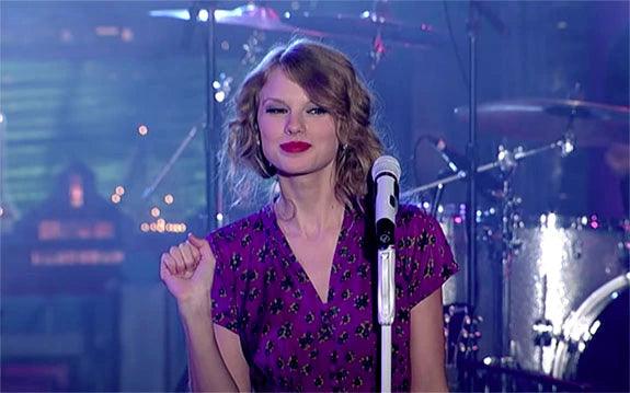 Music Friday: Taylor Swift’s Juliet Gets Her Prince (and a Ring) in ‘Love Story’ - Diamond Designs