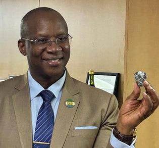  Sierra Leone's Meya Mine Yields 391-Ct Diamond That Was Part of Larger Stone
