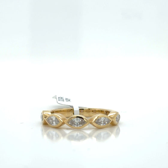 Yellow 14 Karat Gold Fashion Ring Size 7 *