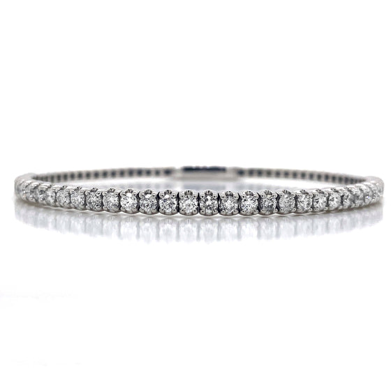 Diamond Designs White 14 Karat Gold 1.95ctw Diamond Bangle Bracelet *