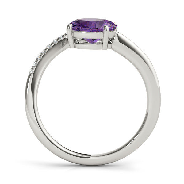 Oval Diamond Fashion Ring in Gold