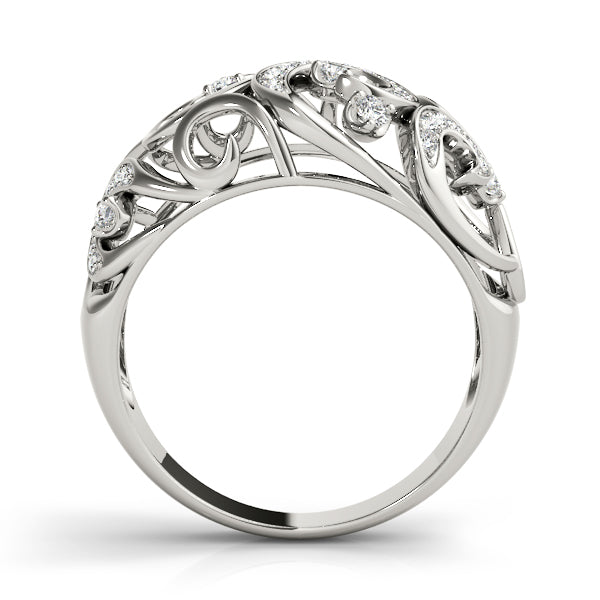 Prong Set Filigree Fashion Rings in Gold