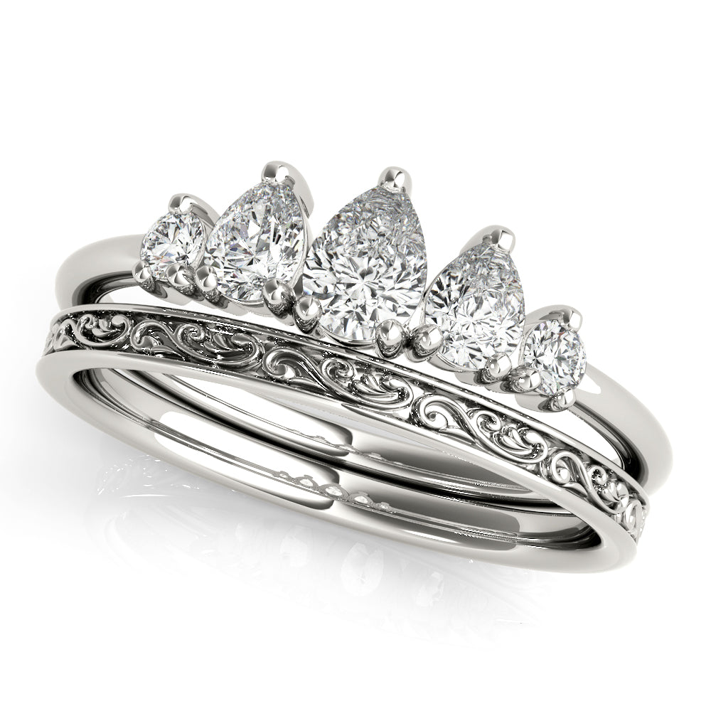 Fashion Ring Pear Shape in Gold