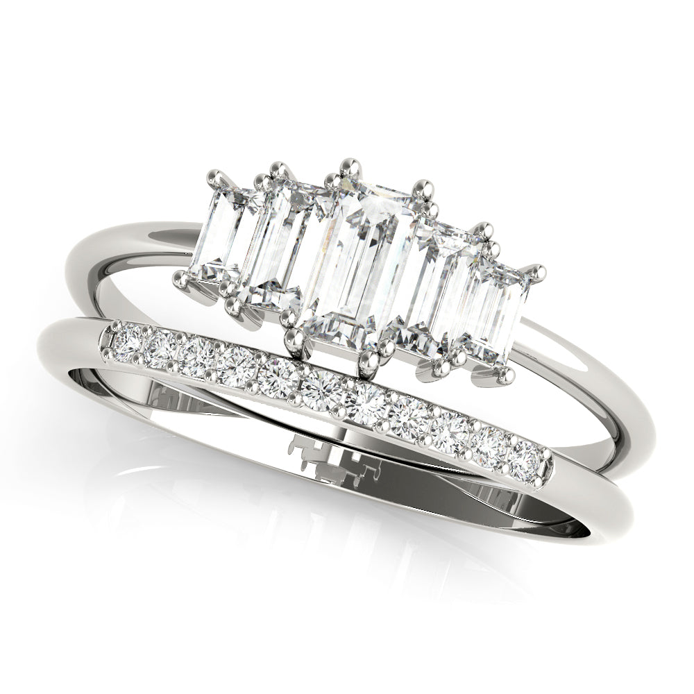 Fashion Ring Round & Straight Baguette in Gold