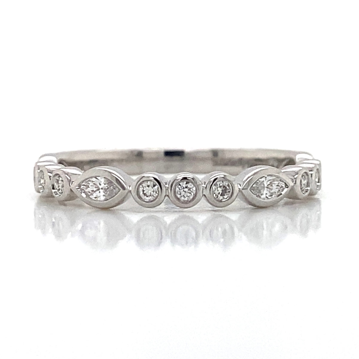 White 18 Karat Gold Wedding Band Size 6.5 0.25ctw