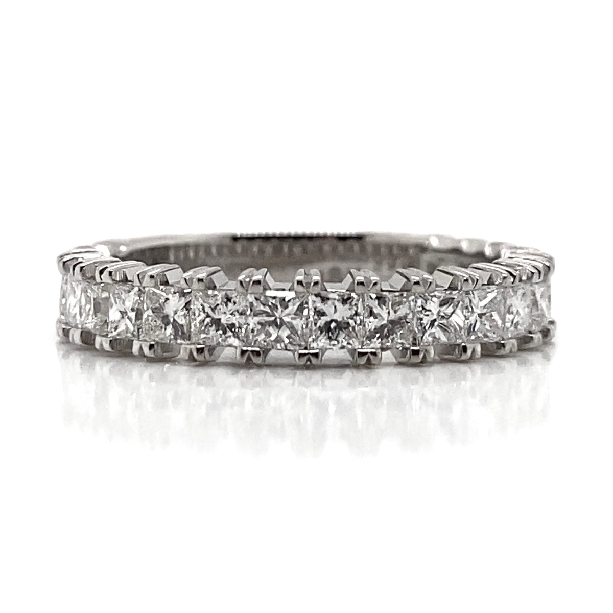 Diamond Designs White 18 Karat Gold Wedding Band Size 6.25