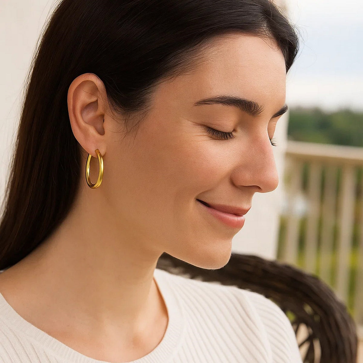 14K Yellow Gold Polished Hoop Earrings (4x30.00 mm), view 2