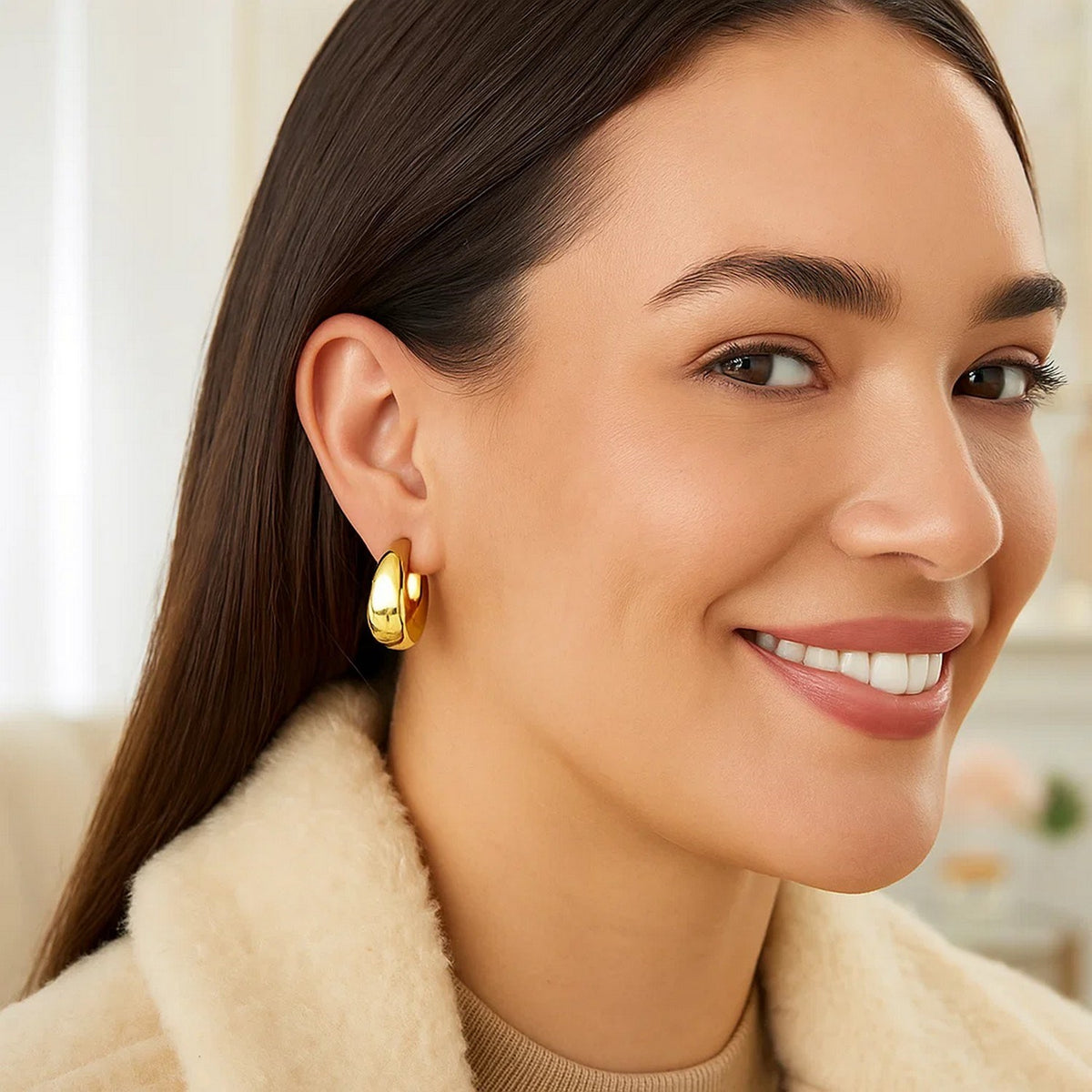 14K Yellow Gold Large Tapered Hoop Earrings (20x20.00 mm), view 3