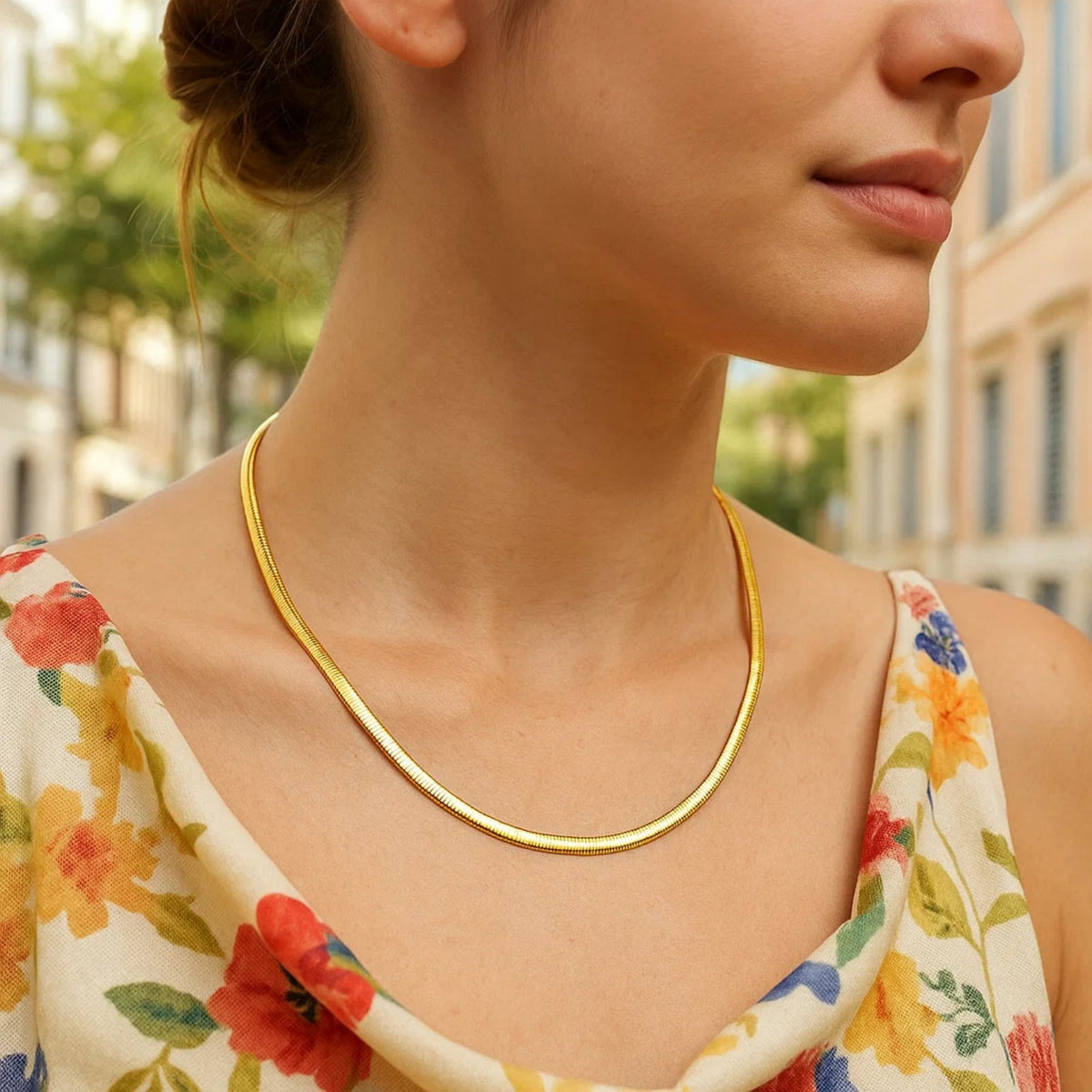 14K Yellow Gold And Silver Reversible Omega Chain Necklace (4.00 mm), view 3