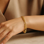 10K Yellow Gold Solid Figaro Bracelet (4.50 mm), view 5