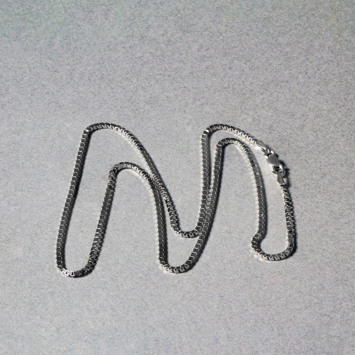 14k White Gold Classic Box Chain (1.4 mm), view 17