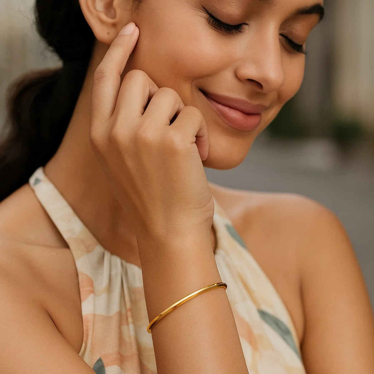14K Yellow Gold Knife Edge Bangle, view 4