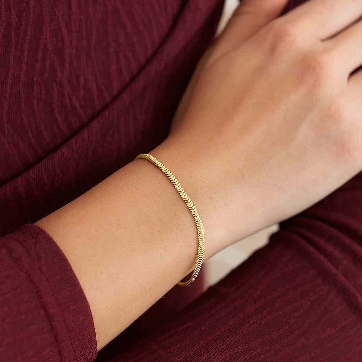 14K Yellow Gold Oval Snake Chain Bracelet (2.60 mm), view 4