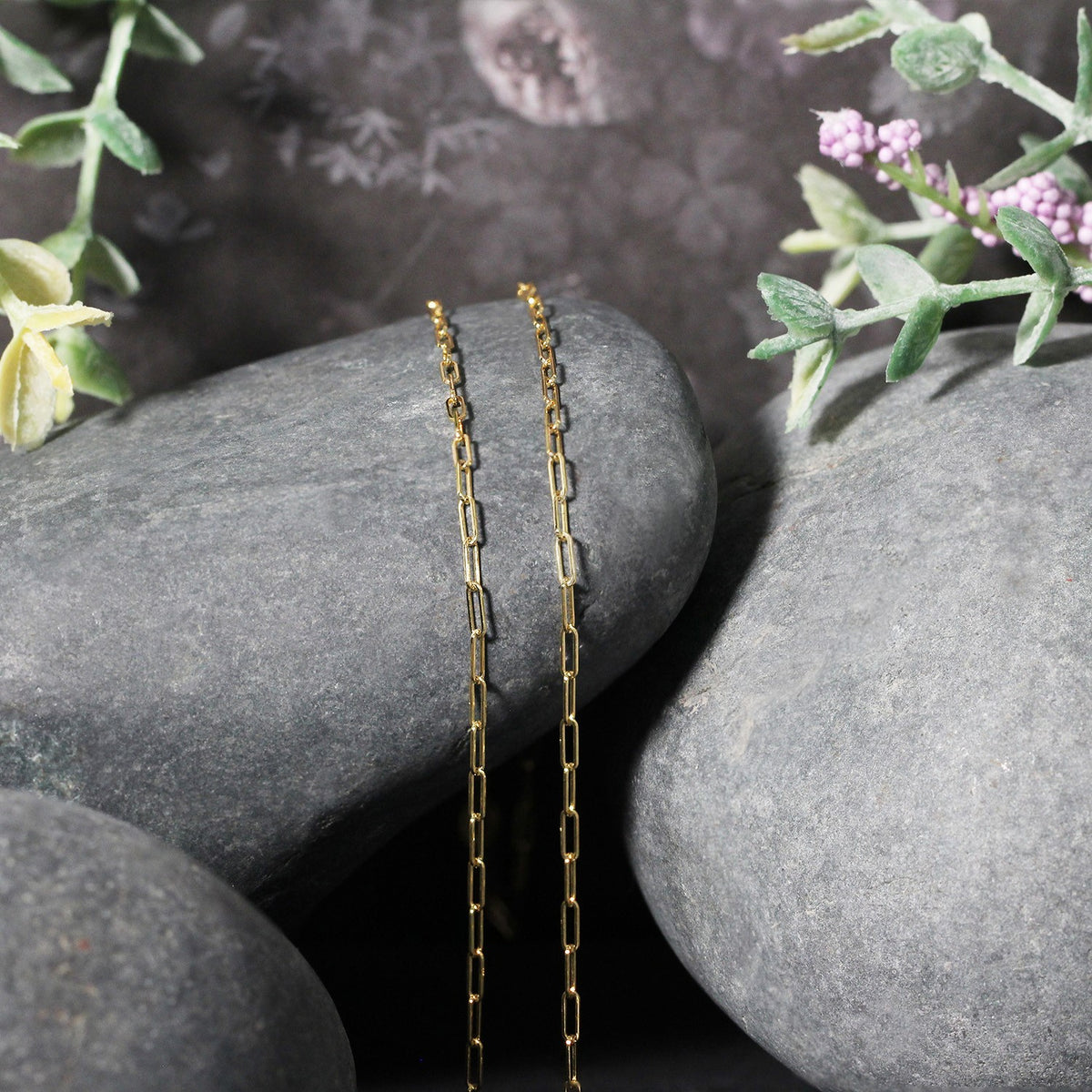 14K Yellow Gold Fine Paperclip Chain (1.50 mm), view 5