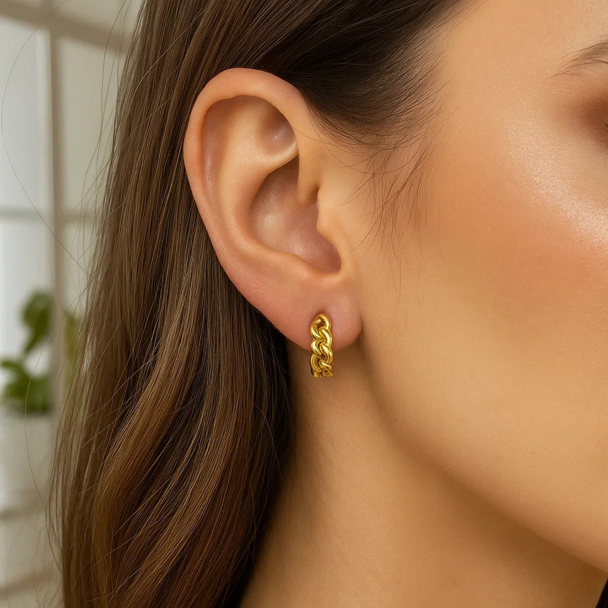14K Yellow Gold Thick Curb Chain Huggie Hoop Earrings (4.2x12.40 mm), view 2