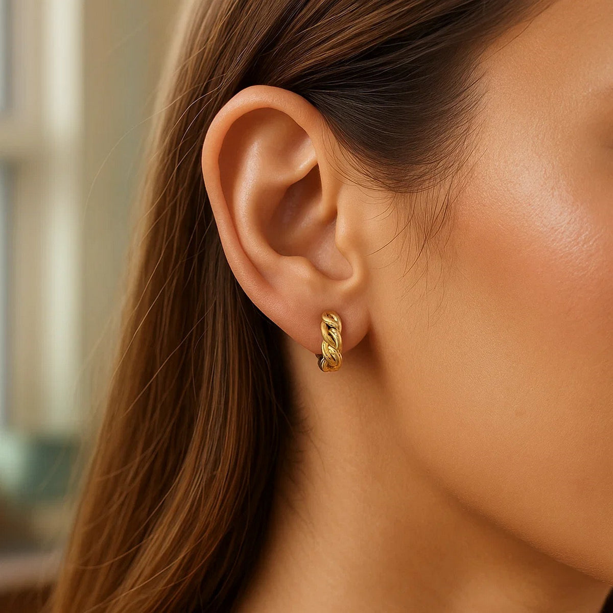 14K Yellow Gold Thick Curb Chain Huggie Hoop Earrings (4.2x12.40 mm), view 3