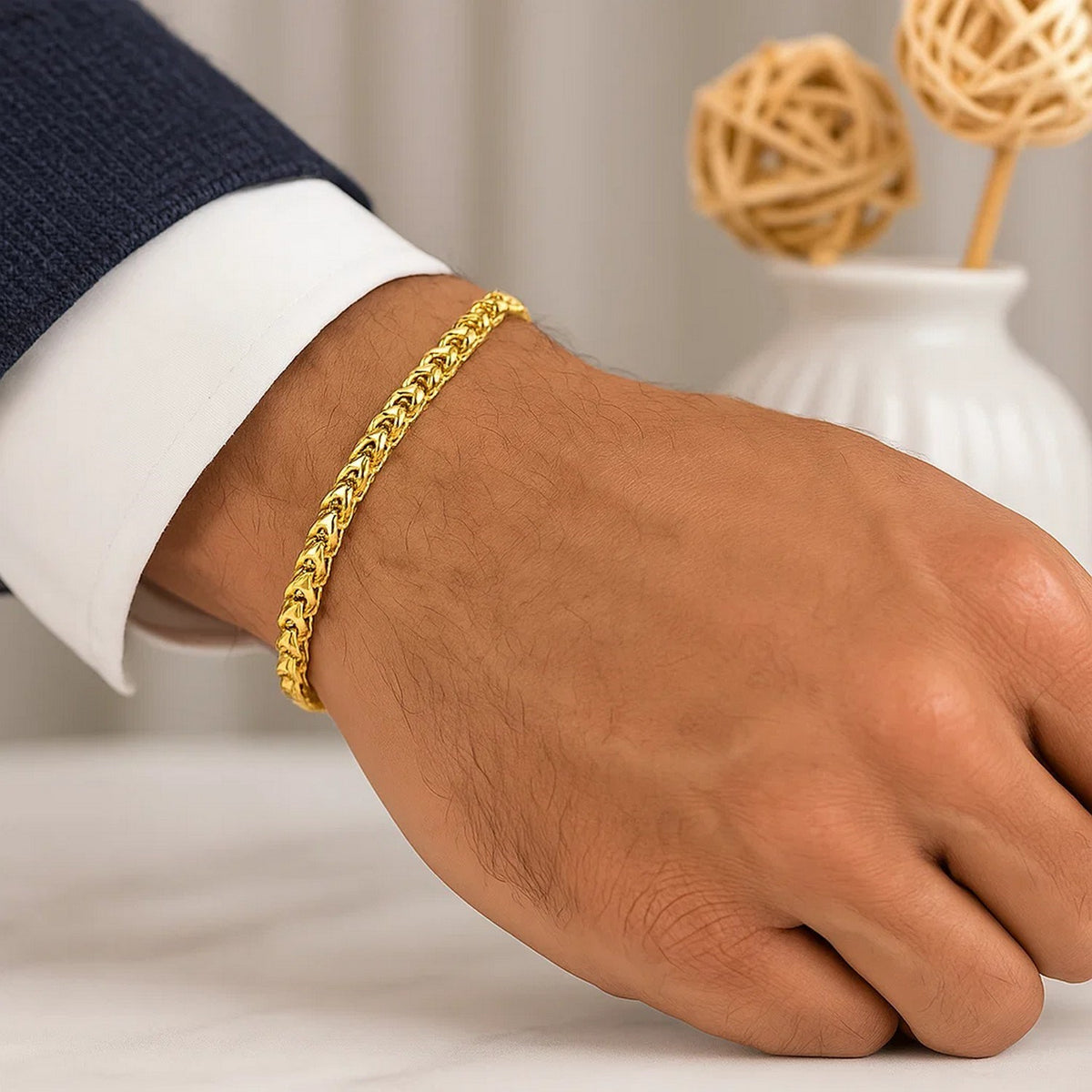 14K Yellow Gold Solid Diamond Cut Round Franco Bracelet (4.60 mm), view 4