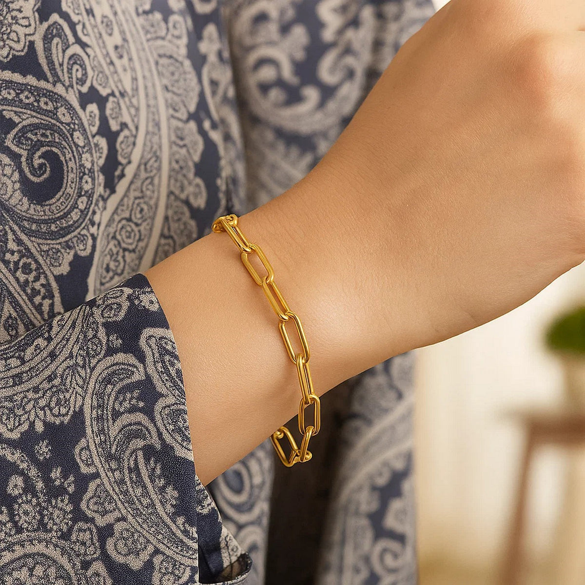 14K Yellow Gold Paperclip Bracelet (4.00 mm), view 5