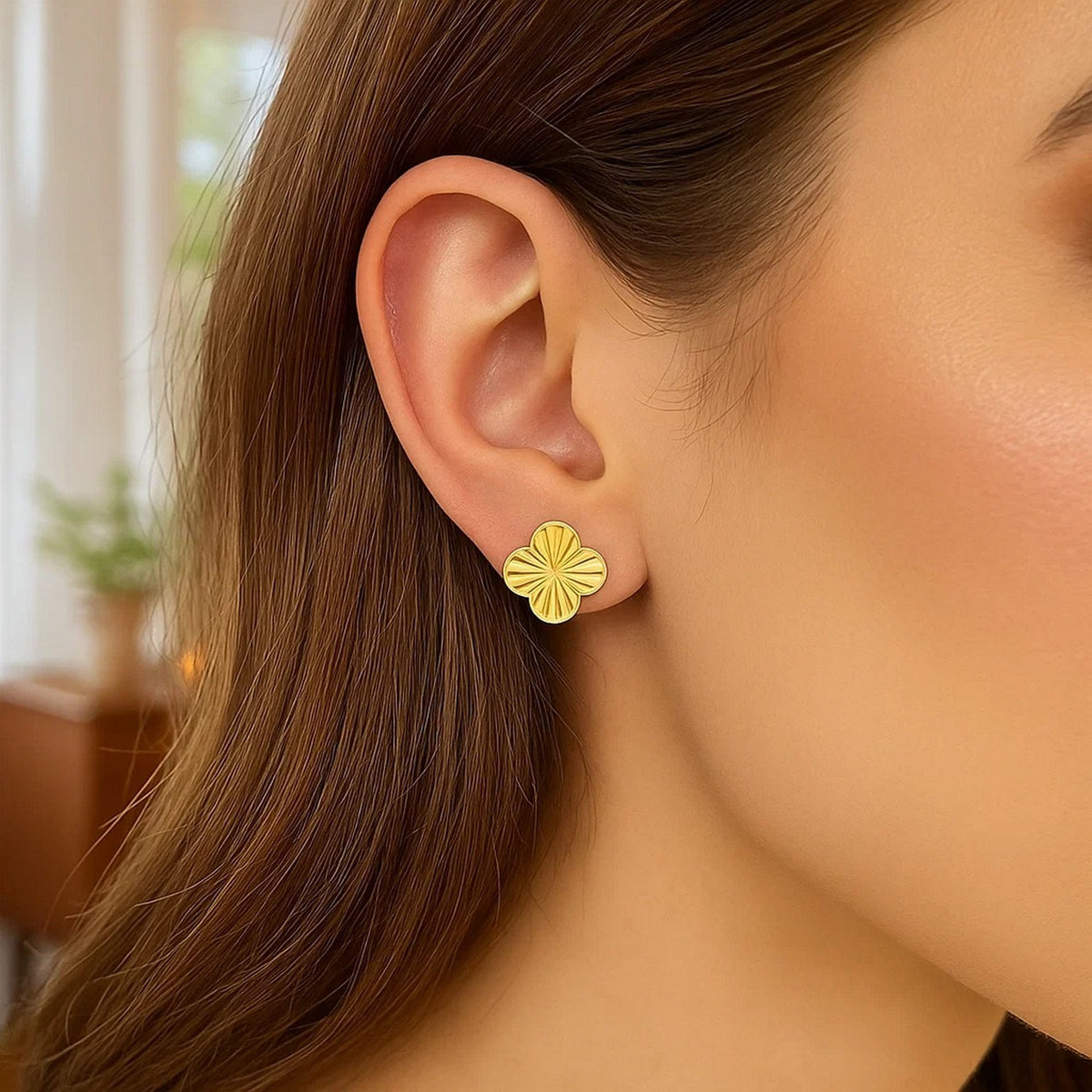 14K Yellow Gold Clover Stud Earrings (12.20 mm), view 3