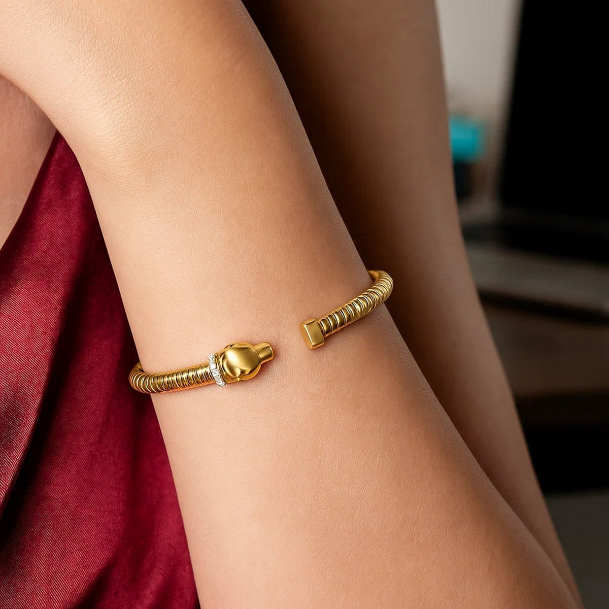 14K Yellow Gold Tubogas Panther Cuff with Diamonds (3.90 mm), view 3