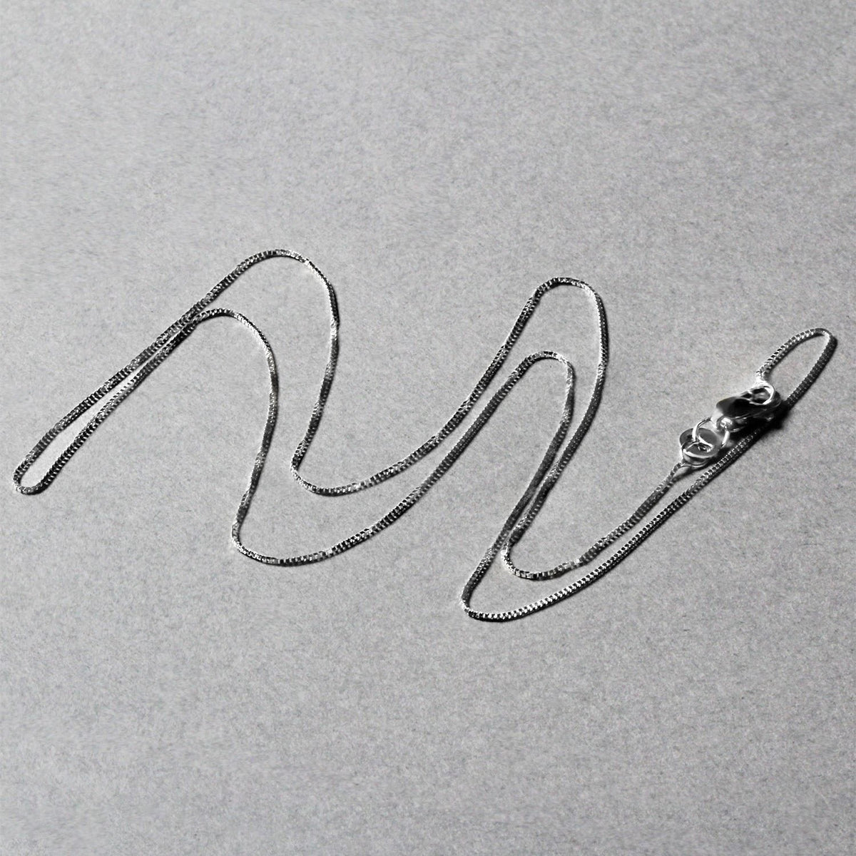 10k White Gold Classic Box Chain (0.45 mm), view 5