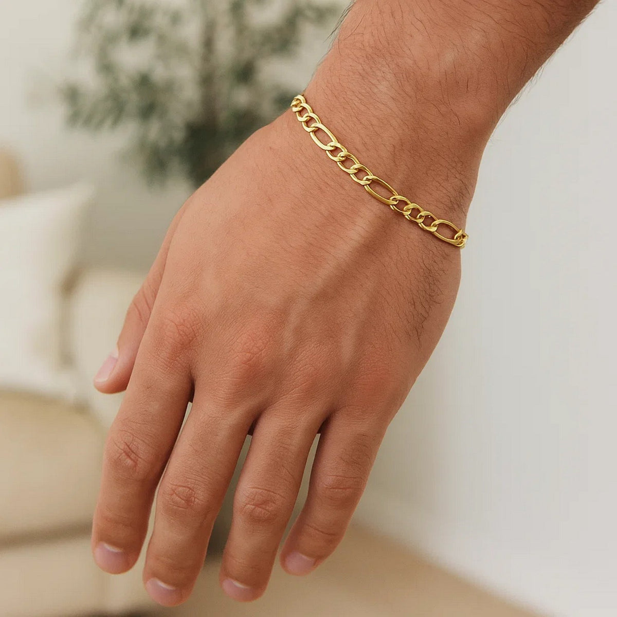 10K Yellow Gold Link Figaro Bracelet (5.30 mm), view 3