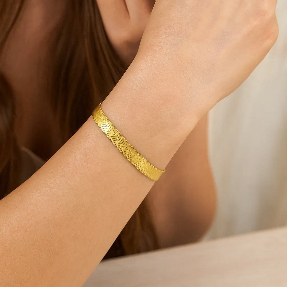 14K Yellow Gold Super Flex Herringbone Bracelet (6.00 mm), view 4