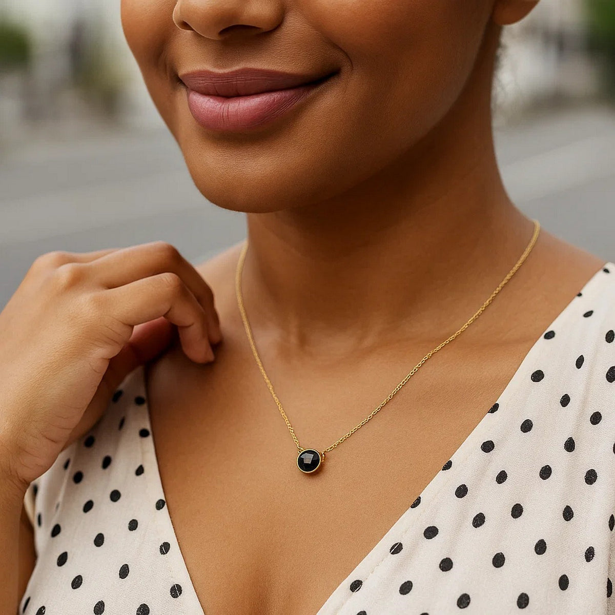 14K Yellow Gold 17 inch Necklace with Round Onyx, view 3