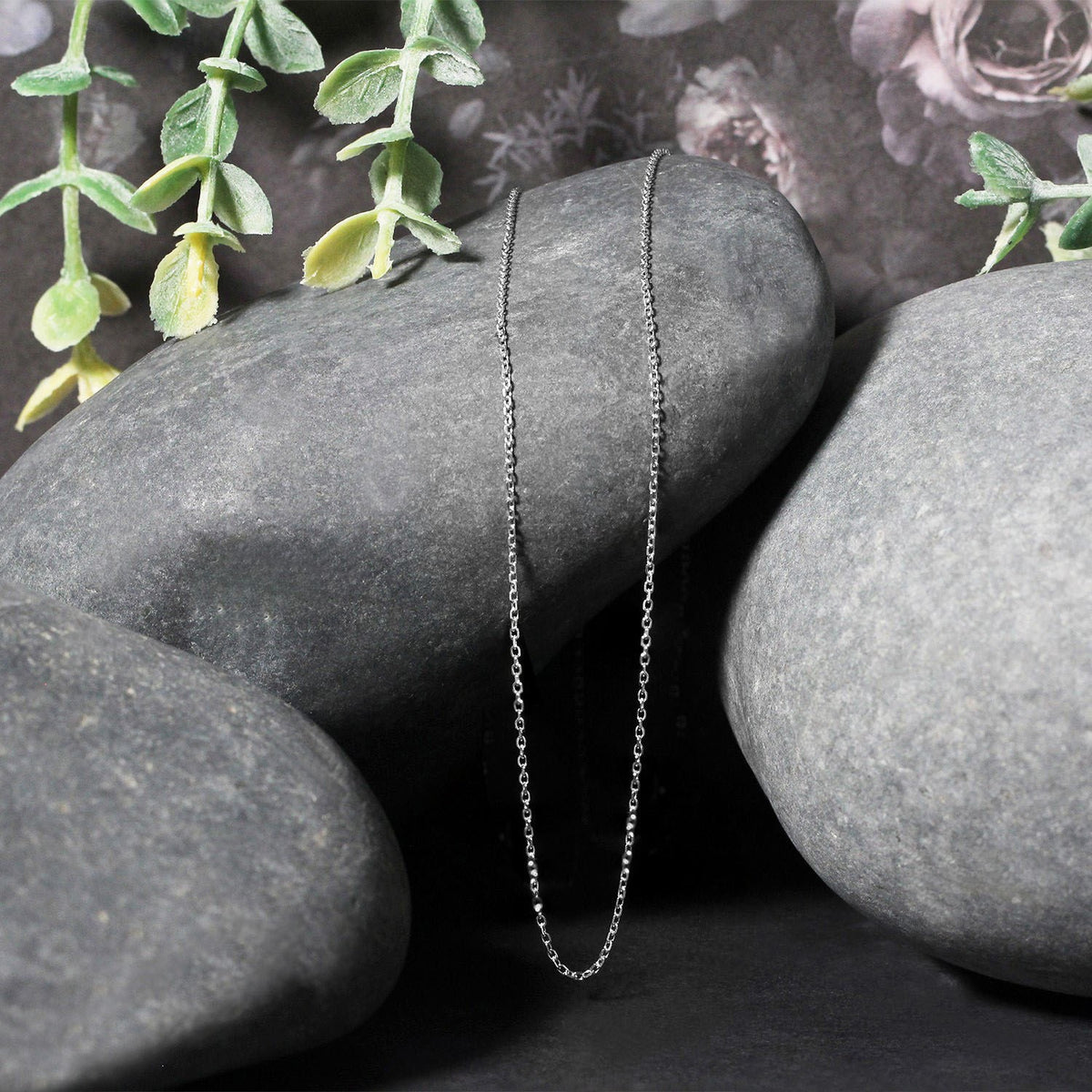 18k White Gold Diamond Cut Cable Link Chain (0.75 mm), view 4