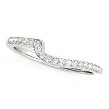  14k White Gold Curved Design Round Diamond Wedding Band (1/4 cttw) - Diamond Designs